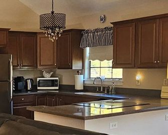 Barndominium close to local shopping and dining and just minutes from the magic! - Mount Dora - Кухня