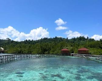 Vogelkopf Resort - Waisai - בריכה