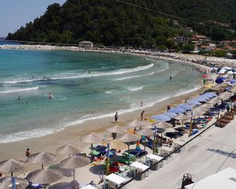 Blue Sea Beach Hotel - Thasos Town - Pláž