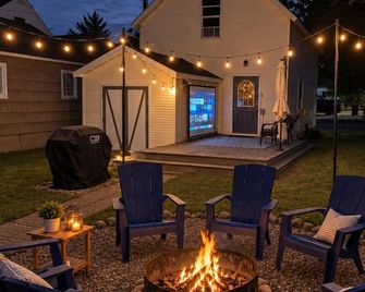 Lake Superior Stay - Fire Pit Patio - Pet Friendly - Ashland - Innenhof