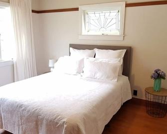 right in the town centre - Whakatane - Habitación