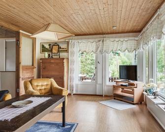 Chalet Västanvik Snickarhagen by Interhome - Motala - Living room