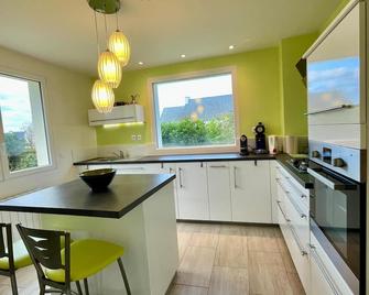 Maison de famille Henvic - Henvic - Kitchen