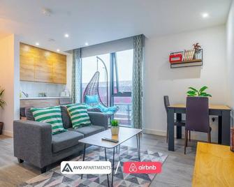 Prime Serviced Apartments Sheffield Center - Sheffield - Living room