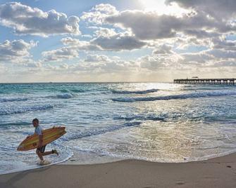 Downtown Retreat -City Place, Convention Center everything is a short walk away! - West Palm Beach - Platja