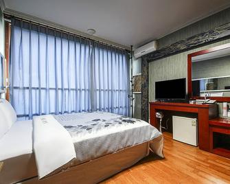 Sulhwa Motel - Yangyang - Bedroom