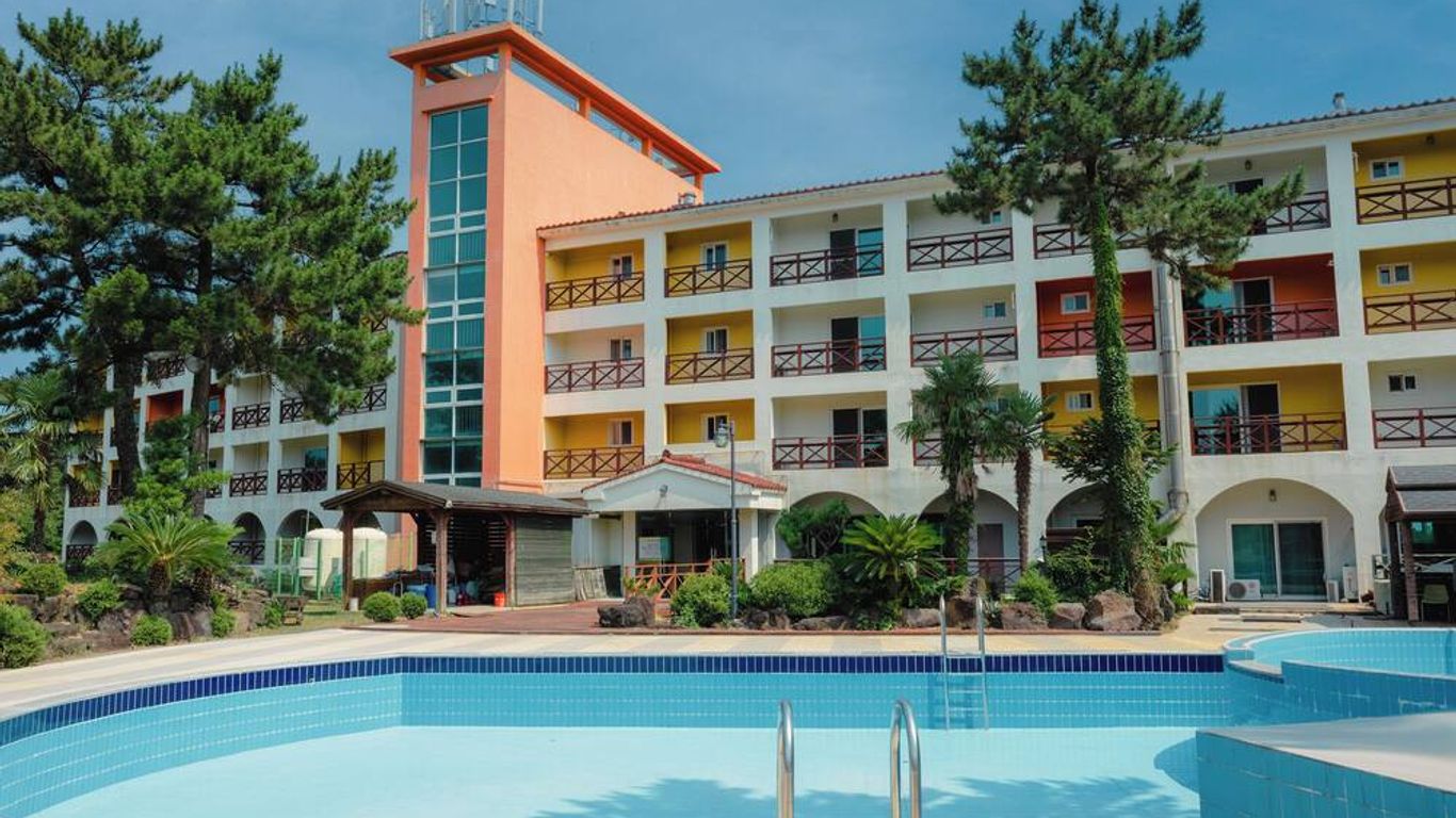 Whinstone Hotel & Resort