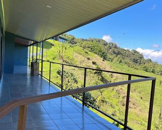 Vistaverde Lodge - Monteverde - Balcony