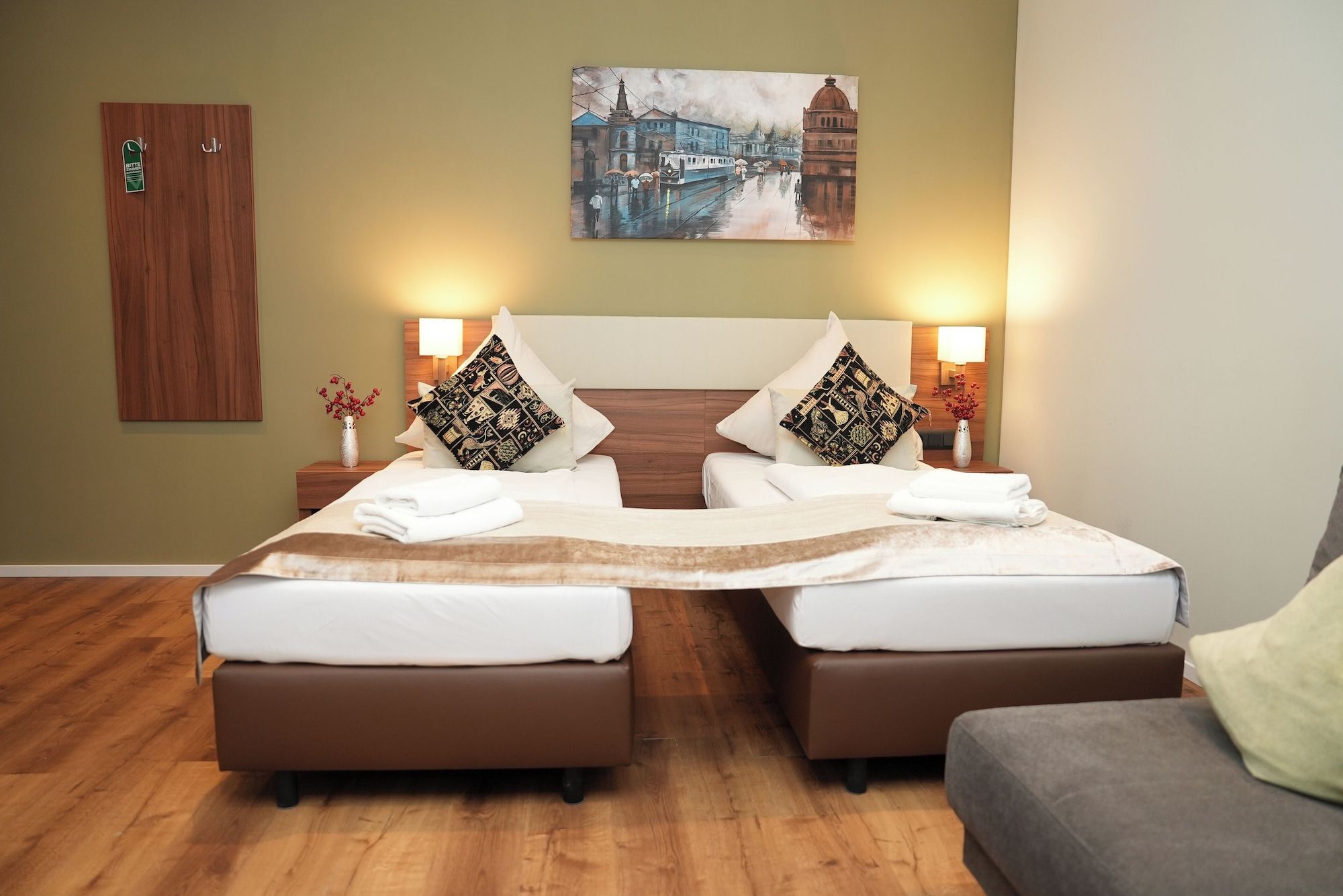 Hotel Attaché an der Messe - פרנקפורט אם מיין - חדר שינה