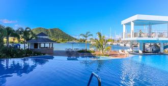 Harbor Club St. Lucia, Curio Collection by Hilton - Gros Islet - Piscine
