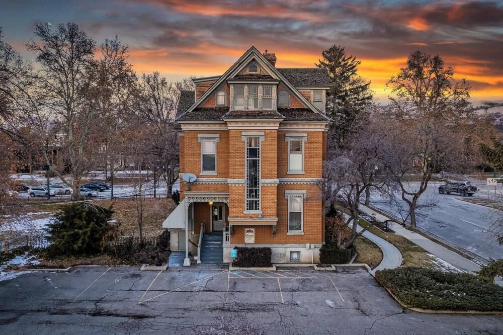 أنيفيرساري إن - ساوث تيمبل