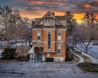 Anniversary Inn - South Temple - Salt Lake City - Building