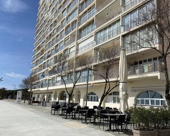 Estudi a primera línia de mar - Platja d'Aro - Gebäude