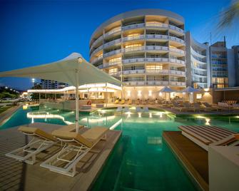 DoubleTree by Hilton Cairns - Cairns - Pool