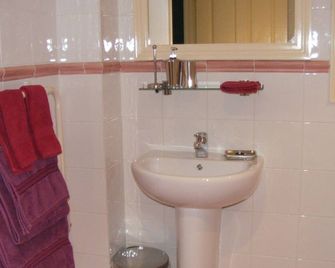 Tambaridge Bed & Breakfast - Wongawallan