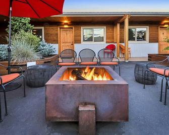 Wall Street Suites - Bend - Patio