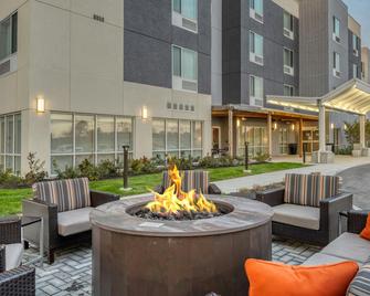 TownePlace Suites by Marriott Indianapolis Airport - Indianápolis - Patio
