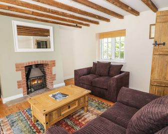 Blenheim Edge, The Causeway, Pet Friendly In Woodstock - Woodstock - Living room