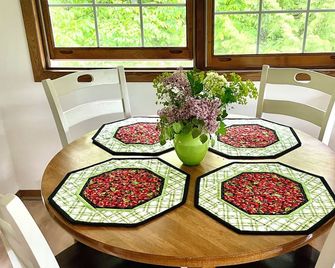 Peaceful,Nature Retreat! Country Stroll to Pebble Beach! Close to Town. Charming - Sister Bay - Comedor