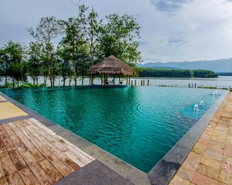 Anantya By The Lake - Kadayal - Piscina