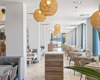 Nympha Hotel, Riviera Holiday Club - Golden Sands - Restoran