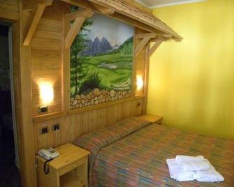 Hotel Cova - Pellizzano - Camera da letto