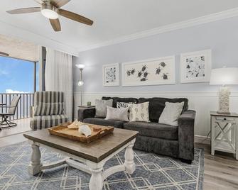 Welcome to Beach Villa's # 405 Vacation Rental - 250 Estero Blvd condo - Fort Myers Beach - Sala de estar