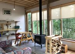 Poplar Cabin at Mariposa Farm - Plantagenet - Living room