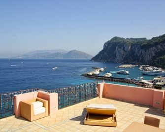 Capri Inn - קאפרי - מרפסת