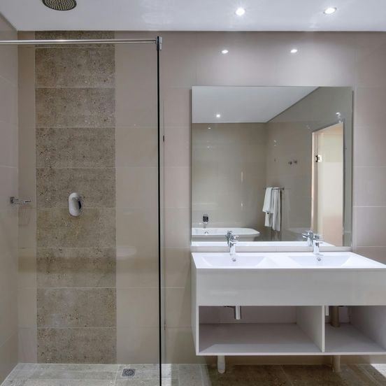 Protea Hotel by Marriott Pretoria Hatfield image 1