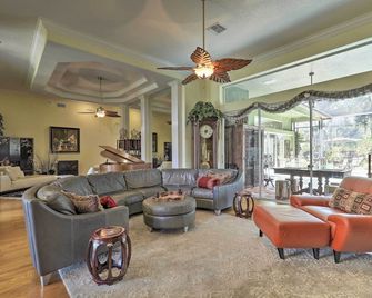 Luxurious Home with Private Pool and Lanai Near Tampa! - Odessa - Лаунж