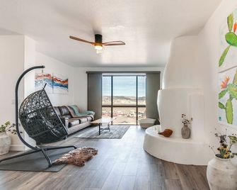 Lake Powell Views: Adobe Townhome w/ Patio - Page - Soggiorno