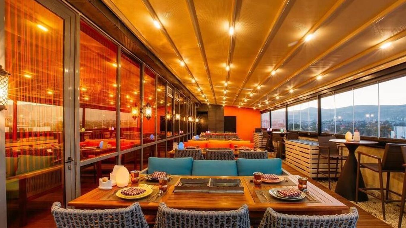 جولدن بالاس هوتل