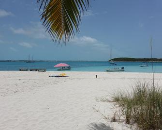 Stella Views has stunning 360 degree views of Long Island, Atlantic & Caribbean - Stella Maris - Spiaggia