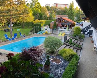 La Vieille Ferme - Étupes - Pool