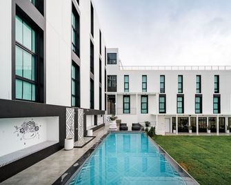 Blu Monkey Hub & Hotel Ranong - Ranong - Gebäude