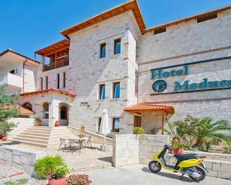 Medusa Hotel - Kriopigi - Building