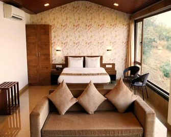 Miraya Hotel - Panchgani - Ložnice