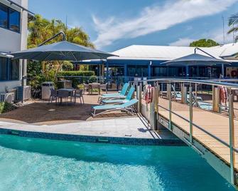Mantra Marina Hotel Room - Urangan - Piscina