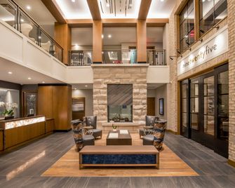 The Hotel Landing - Wayzata - Lobby