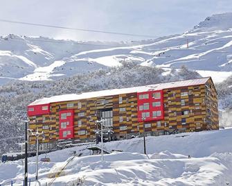 Hotel Alto Nevados - Termas de Chillan - Building