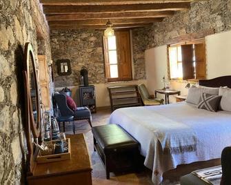 Hotel Amor y Paz - Real de Catorce - Bedroom