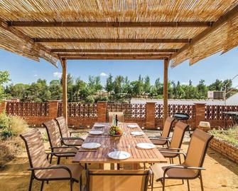 3 Bedroom Awesome Home In Hornachuelos - Hornachuelos - Patio