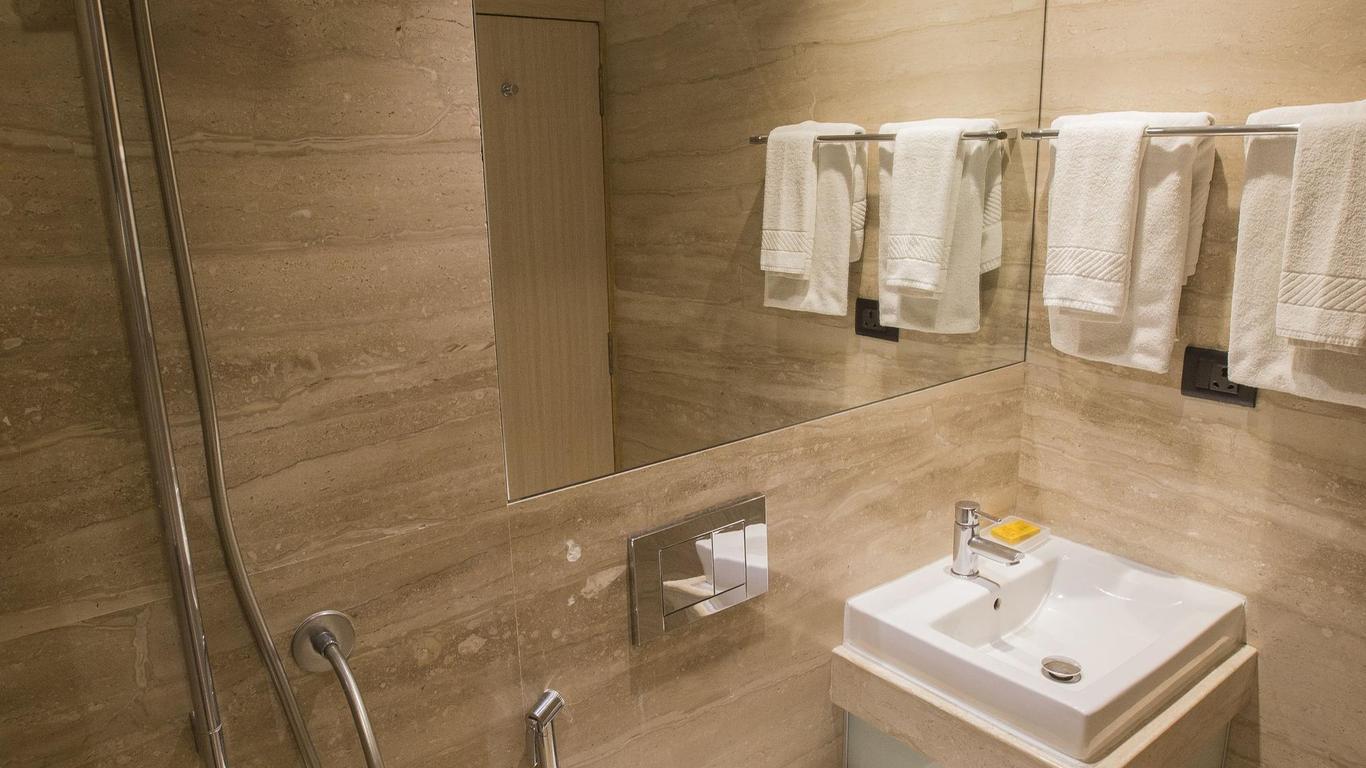Hotel Bawa Continental