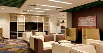 Holiday Inn & Suites Savannah Airport - Pooler - Pooler - Lounge