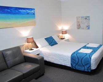 Top of the Town Motor Inn - Narooma - Bedroom