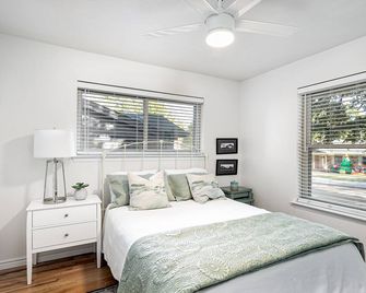 Charming Cozy Duplex, 30 miles from AT&T stadium - Dallas - Bedroom