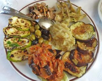 Giardino Donna Lavia - Polizzi Generosa - Essen