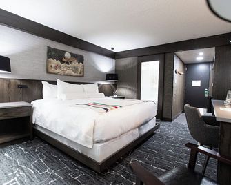 Grande Cache Hotel - Grande Cache - Bedroom