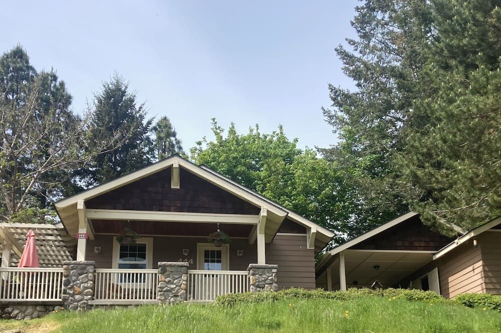 Charming Elkton Cottage - Nearby Attractions Await-Must stay 28 days